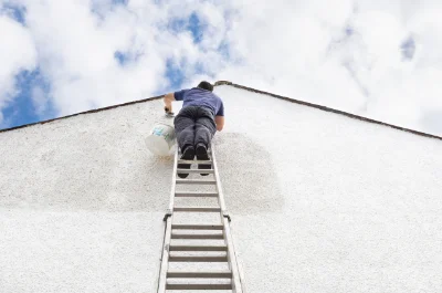 Peinture extérieure à la Chapelle — façades et ravalement